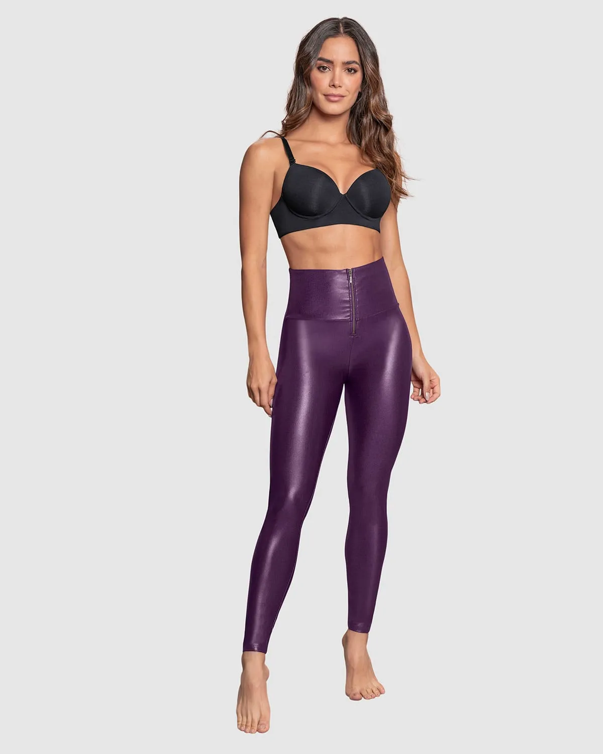 Leggings con acabado efecto cuero con compresión de abdomen