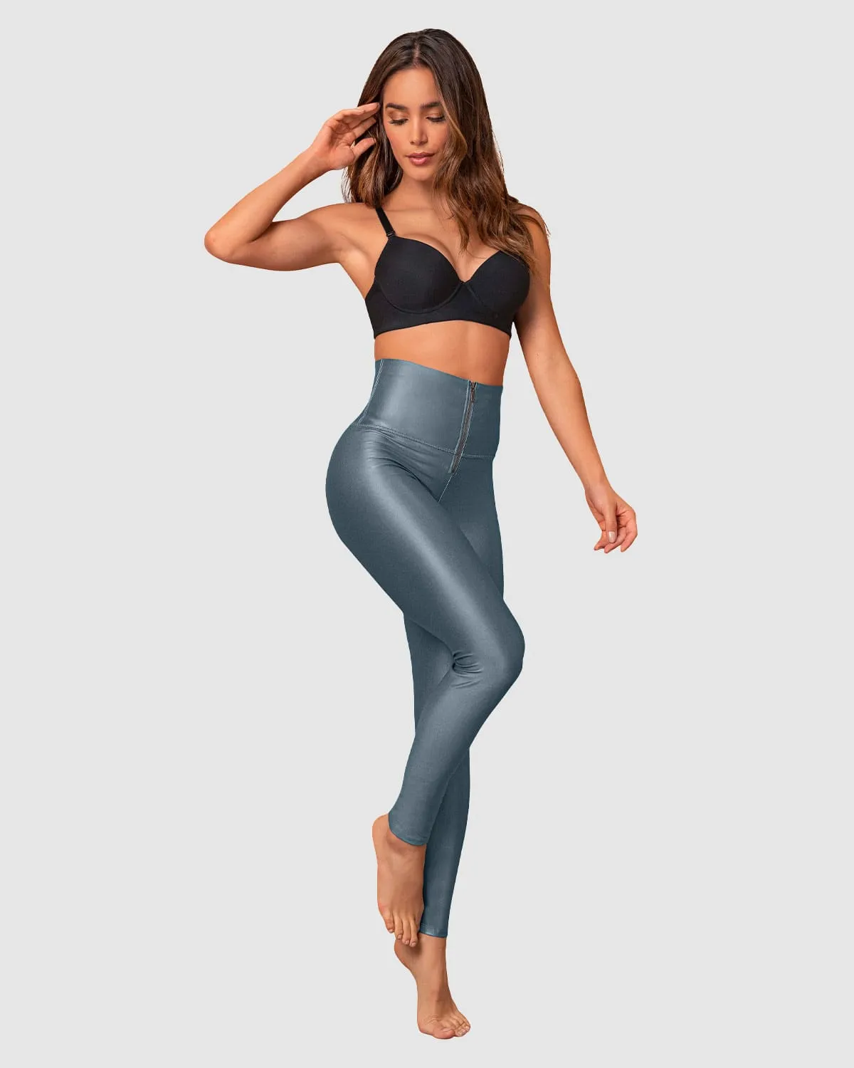 Leggings con acabado efecto cuero con compresión de abdomen