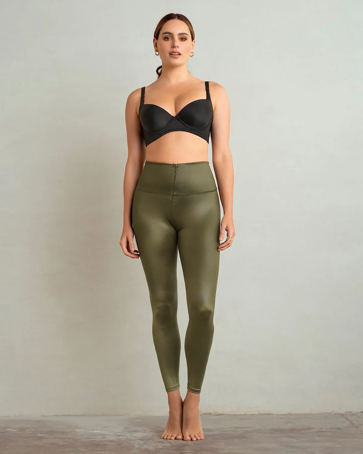 Leggings con acabado efecto cuero con compresión de abdomen