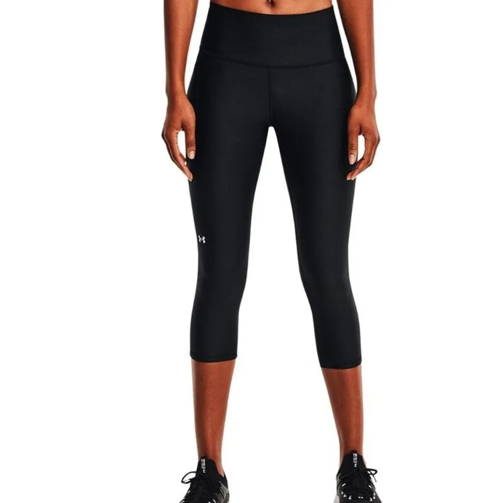 LEGGINGS UNDER ARMOUR HI CAPRI PIRATA NEGRO 1365334-001