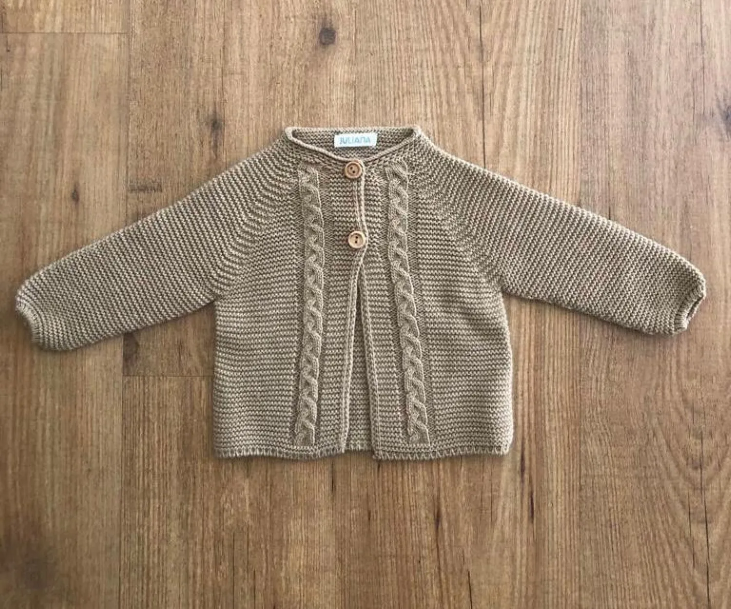 Long knitted jacket. Two colors