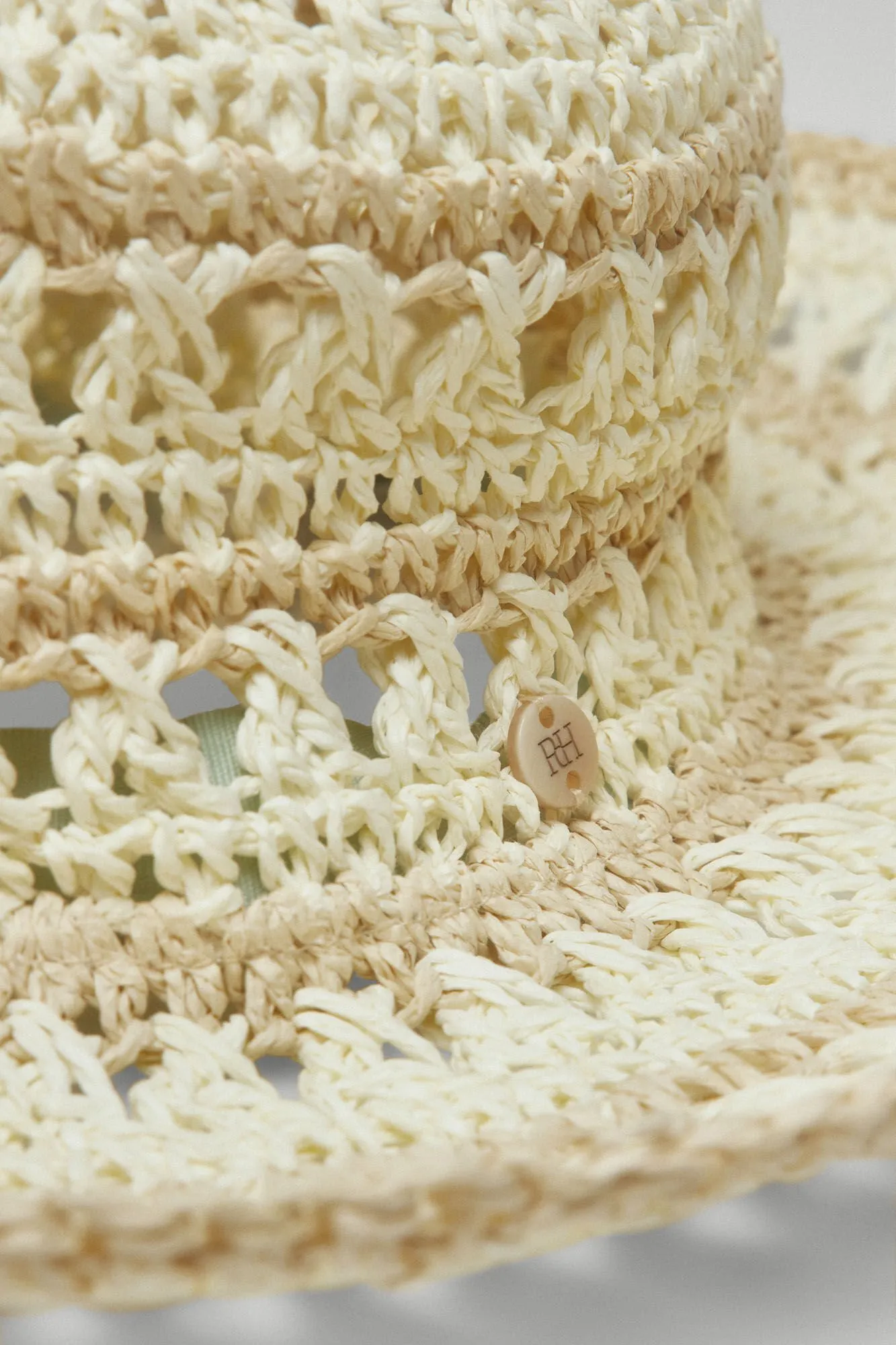 Natural raffia bucket hat