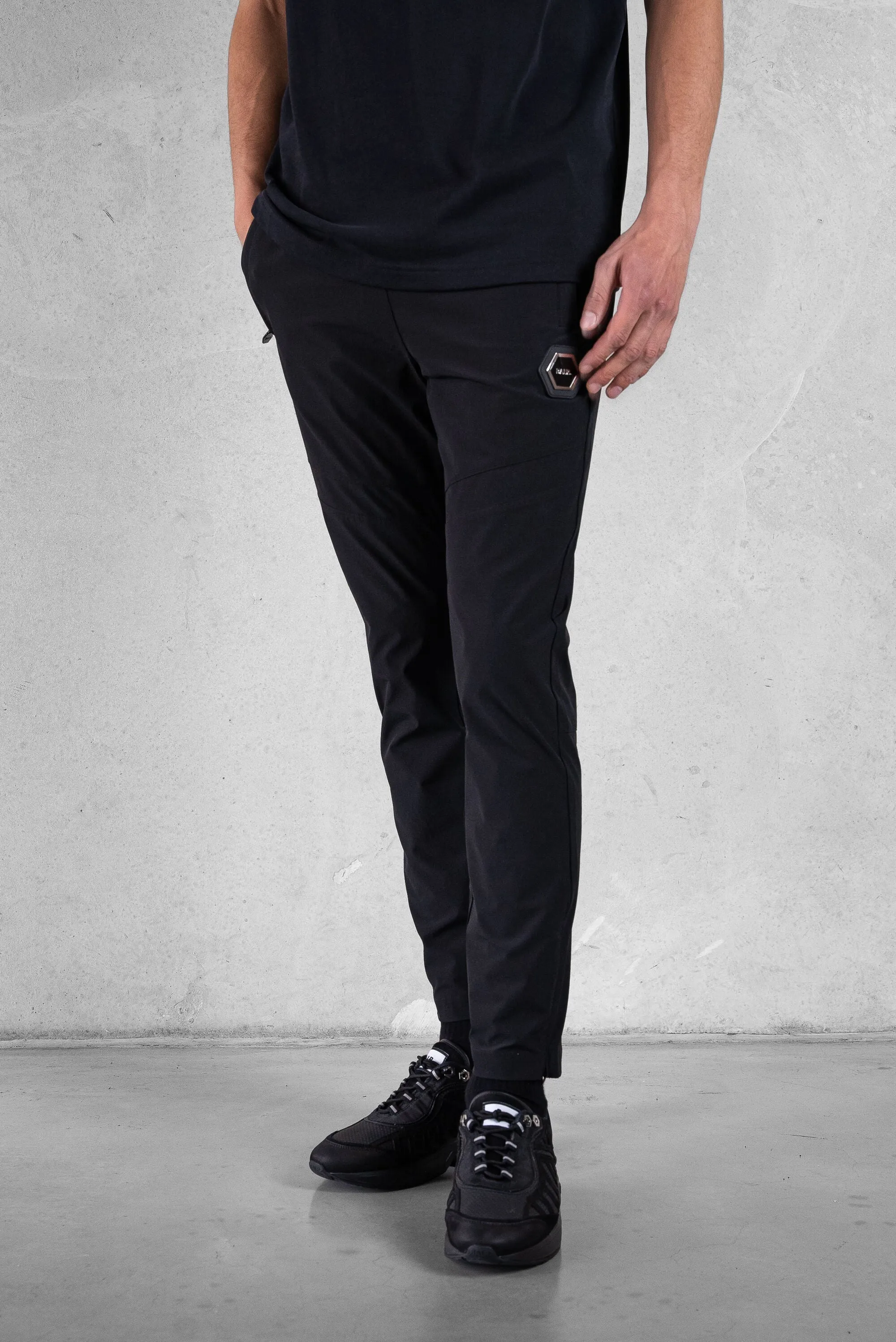 PANTALN JOGGER NYLON LOUIS SLIM NEGRO