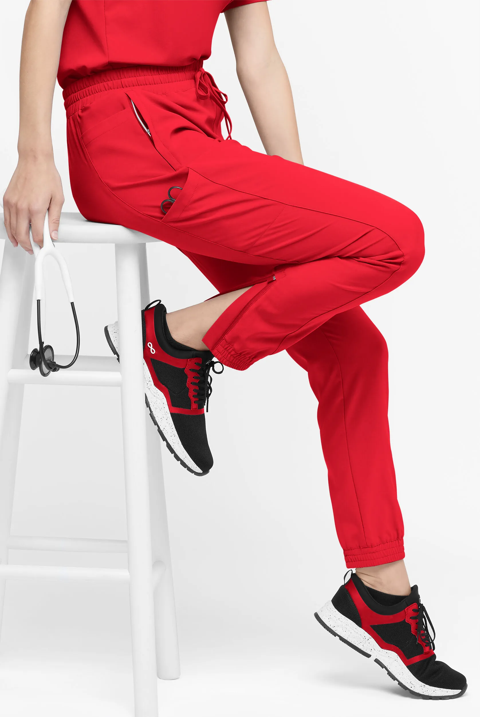 Pantalón médico Easy STRETCH Kourtney estilo jogger con piernas delgadas modernas y 5 bolsillos para mujer