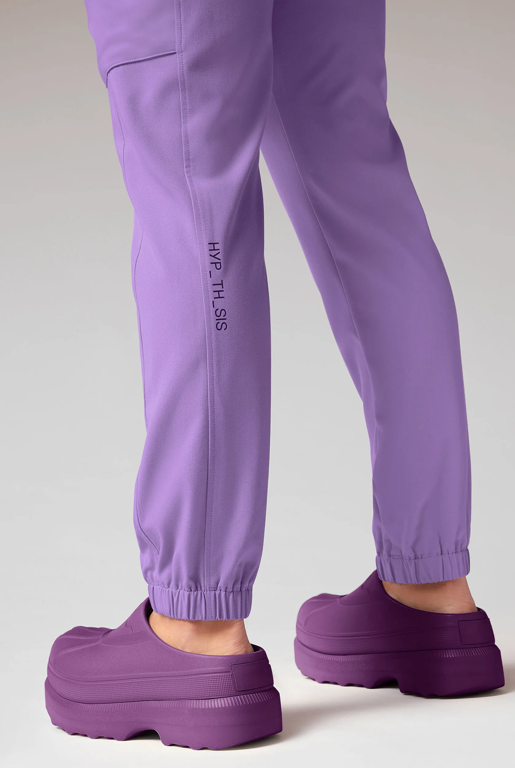 Pantalón médico Hypothesis Cache estilo jogger con 6 bolsillos para mujer