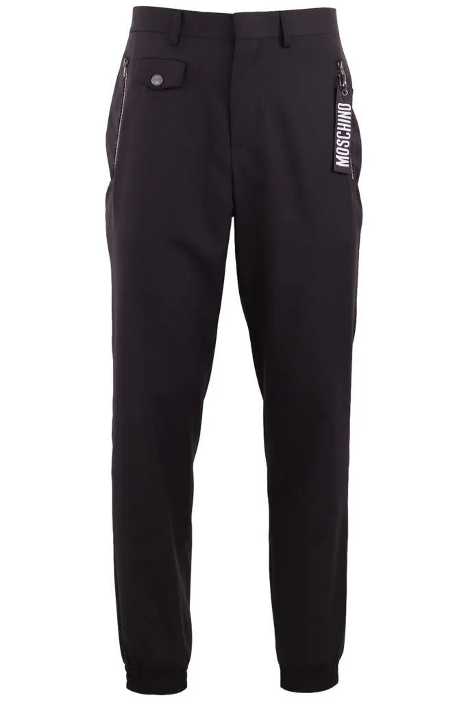 Pantalón jogger de color negro con logo