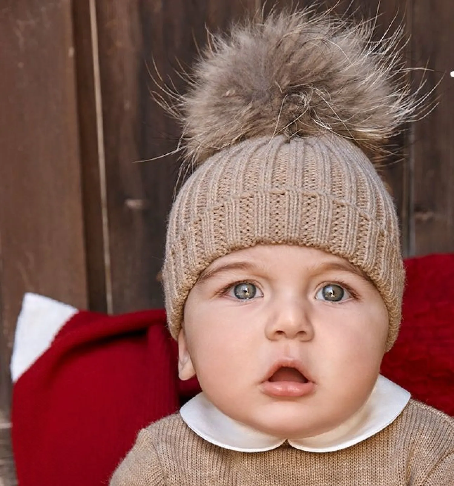 Ribbed hat with pompom in various colors