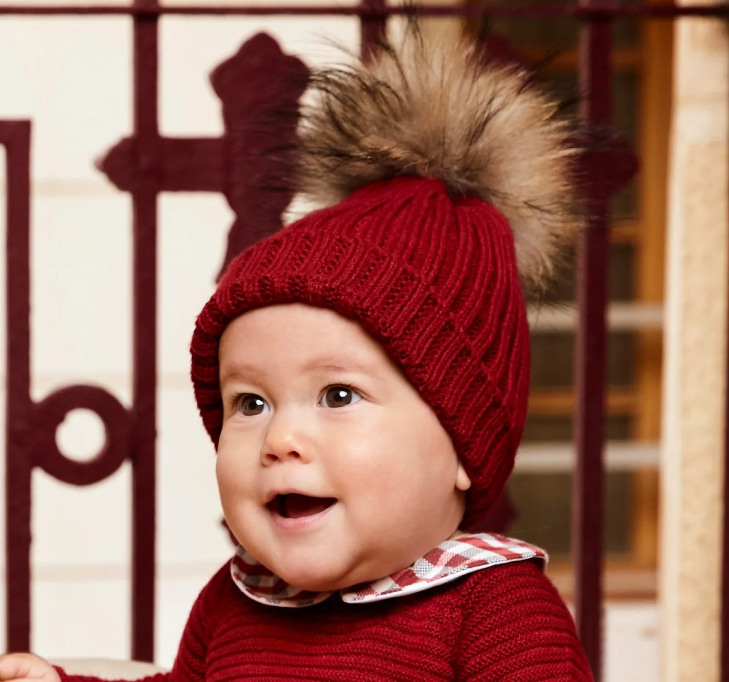 Ribbed hat with pompom in various colors